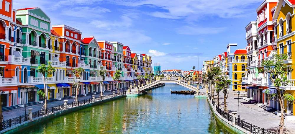 גראנד וורלד (Grand World)